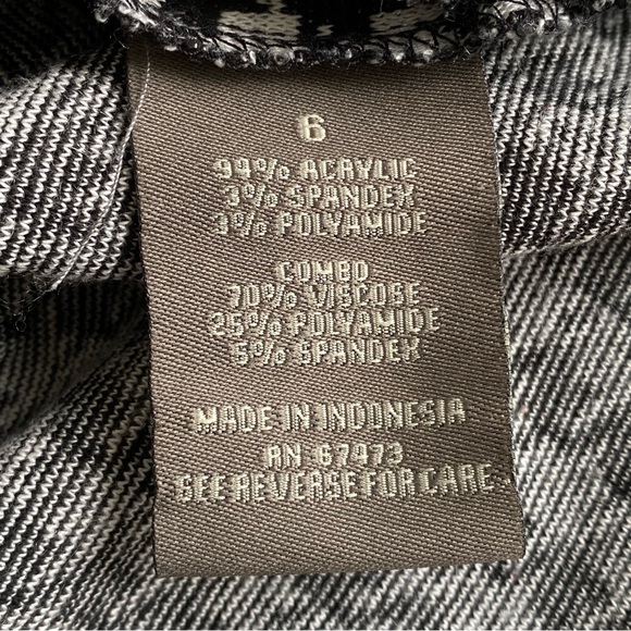 Taylor Houndstooth Knit Form Fitting Dress - Picture 7 of 9